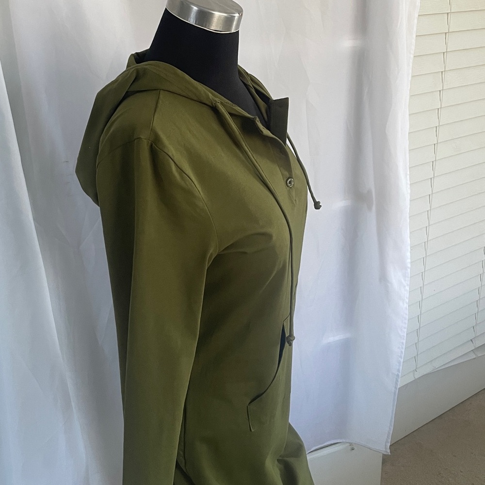 Olive Green Hooded Dress 95 Rayon & 5 Spandex Length 50, Pit to Pit 20, Arm 18 - Picture 3 of 8